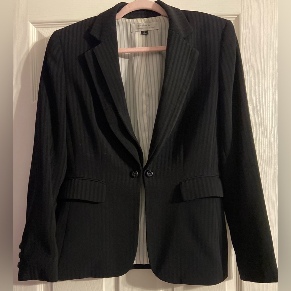 Tahari Women's Padded Shoulder One Button Blazer Black Size 8